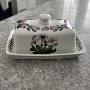 Discontinued never used Portmeirion Botanic Gardens half pound butter dish.